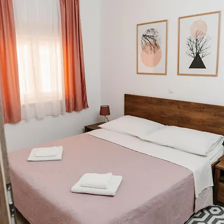 Gray Mit Blick Auf Wasser By Interhome شقة كومارنا