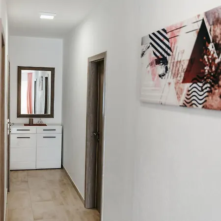 Gray Mit Blick Auf Wasser By Interhome Apartmán Komarna