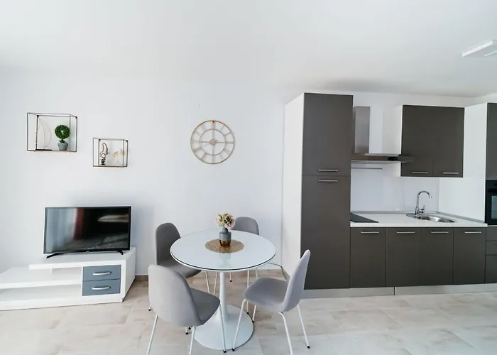 Gray Mit Blick Auf Wasser By Interhome