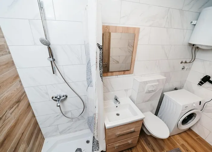 Gray Mit Blick Auf Wasser By Interhome * 科马尔纳