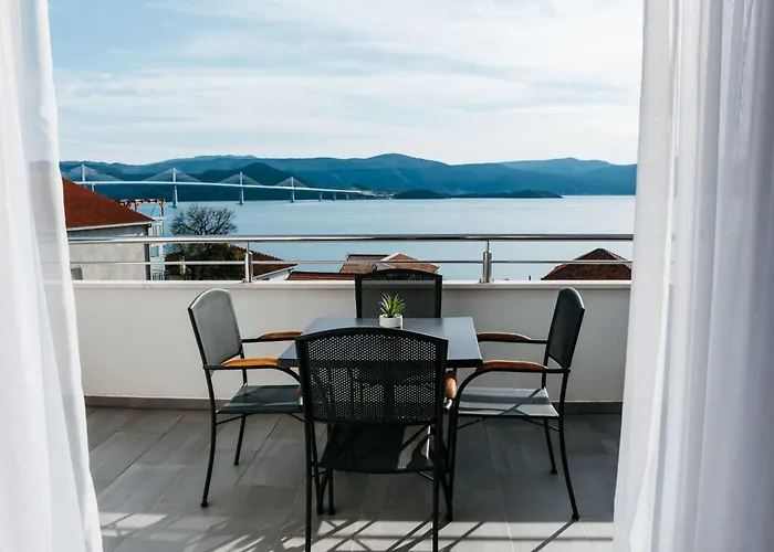 公寓 Gray Mit Blick Auf Wasser By Interhome